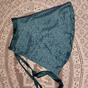 Wevez Women's Reversible Wrap, Small Green India